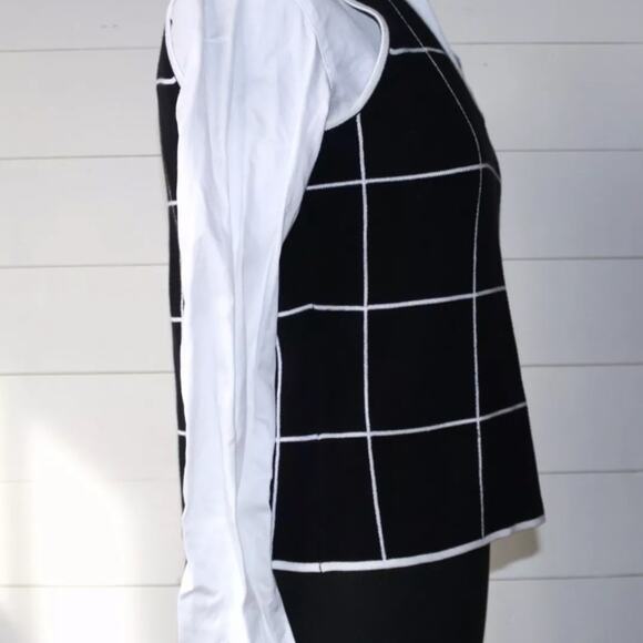 Deane & White Women's PM Black Knit V-Neck Windowpane Pullover Vest - Picture 5 of 8